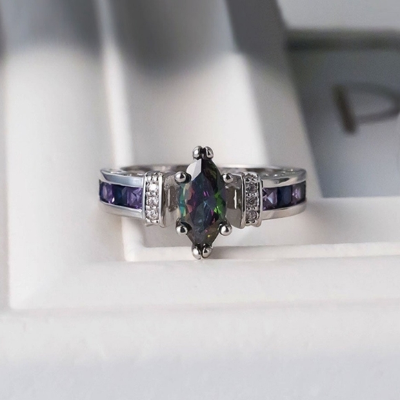 Ring - Picture 3 of 4